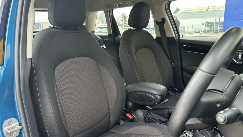 MINI Hatchback 1.5 Cooper Classic 5dr Auto Petrol Hatchback